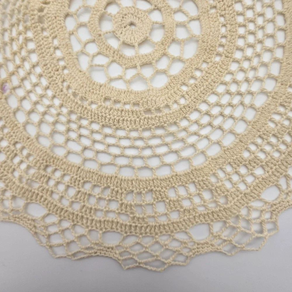 Vintage Beige‎ Crochet Doily Round Handmade Lace Pattern 15″ Table Dresser Decor